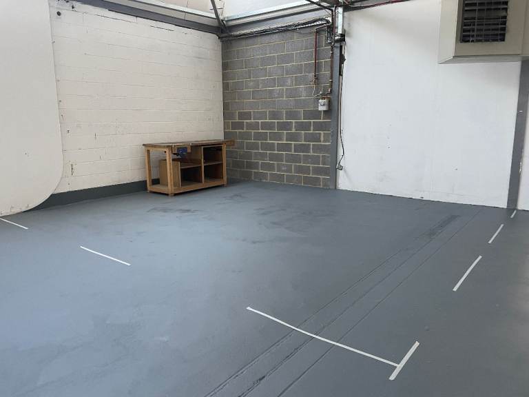 Woodworking bench spaces with machines access