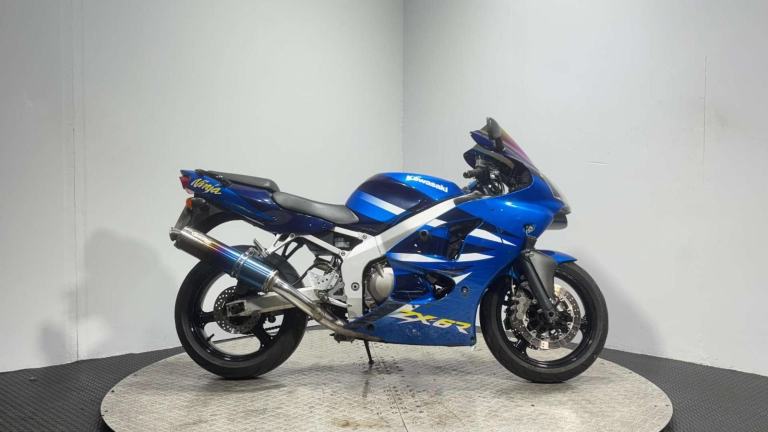 Kawasaki Ninja 2001 J MODEL 25K GOOD RUNNING SPORTS BIKE PROJECT BIKE 600CC