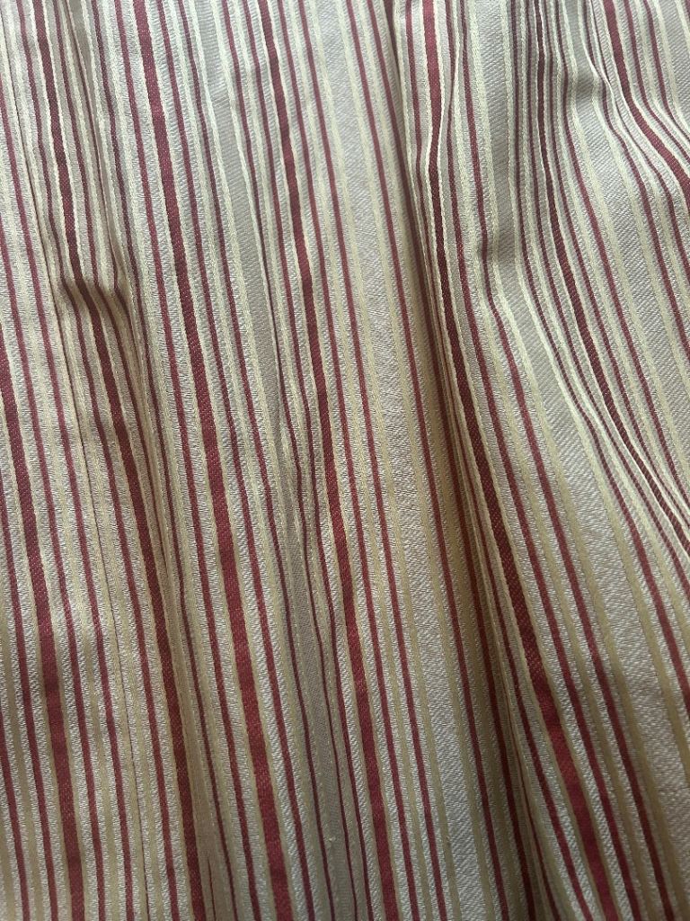 Fully lined curtain (1) beige/gold and red stripes