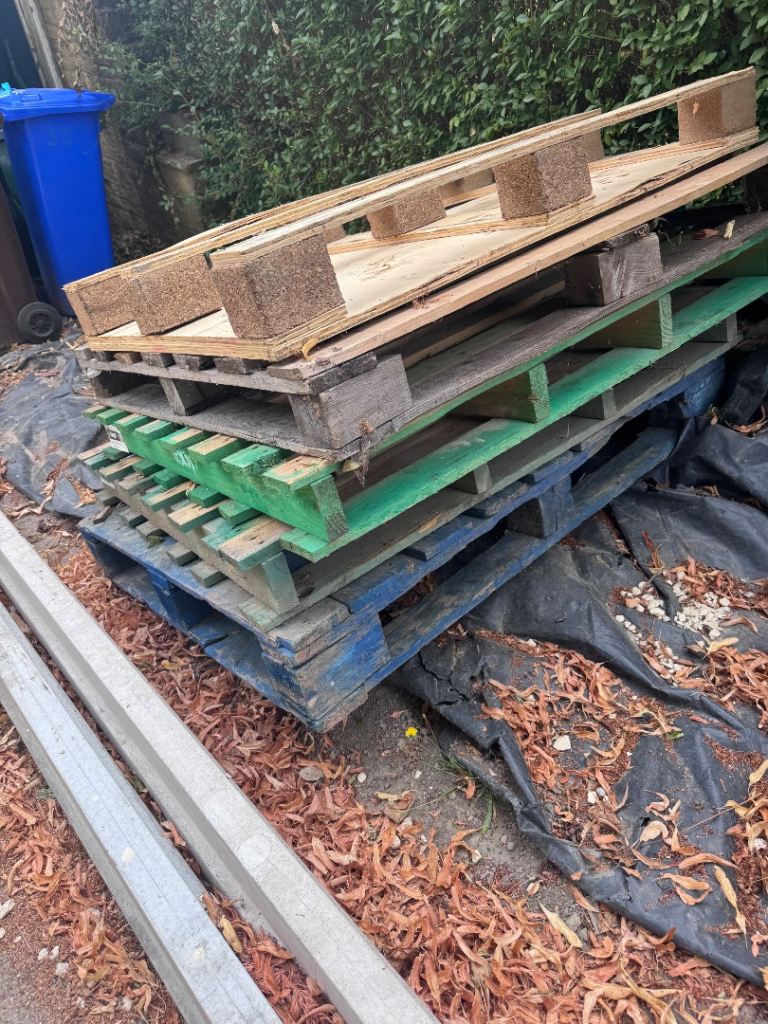 Assorted Used Pallets