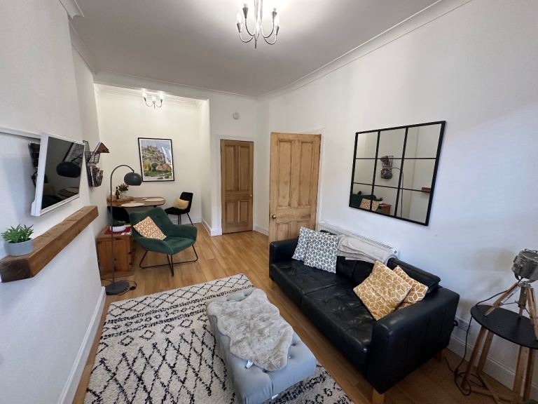 Flat 1 bedroom Dalry £210k
