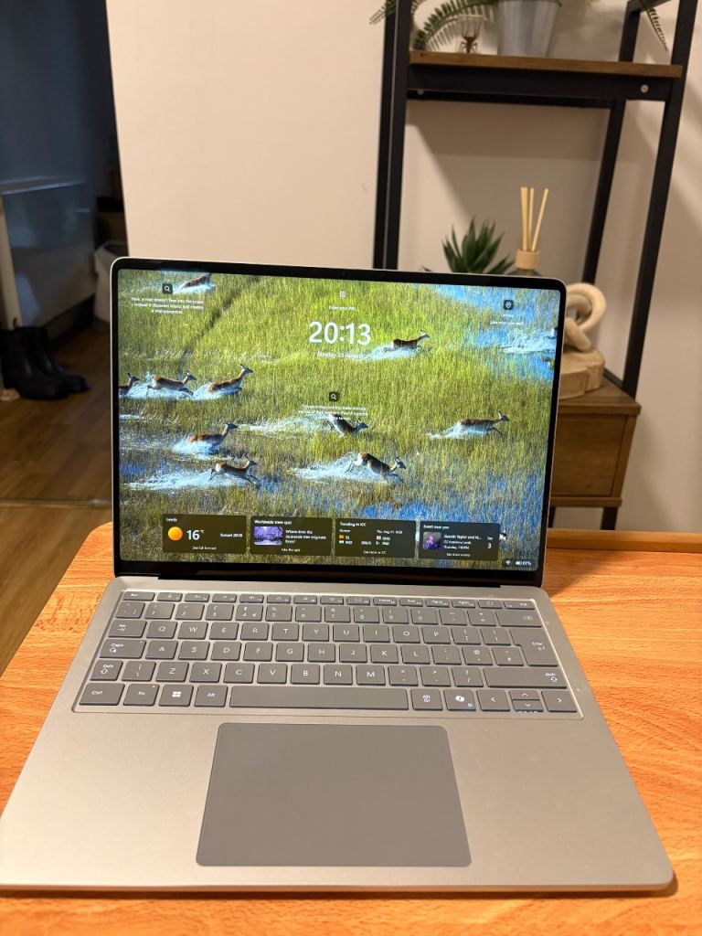 Microsoft Surface Laptop 7th Edition 256GB – Silver, Good Condition