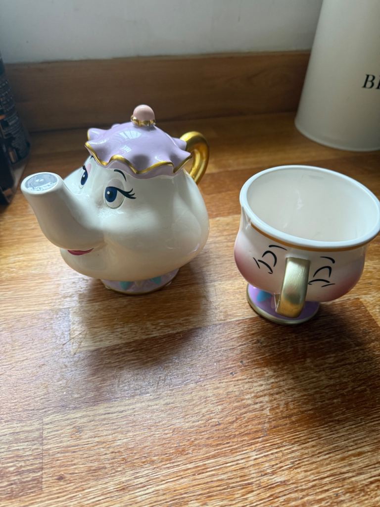 Disney collectable Mrs pott and chip ornaments 