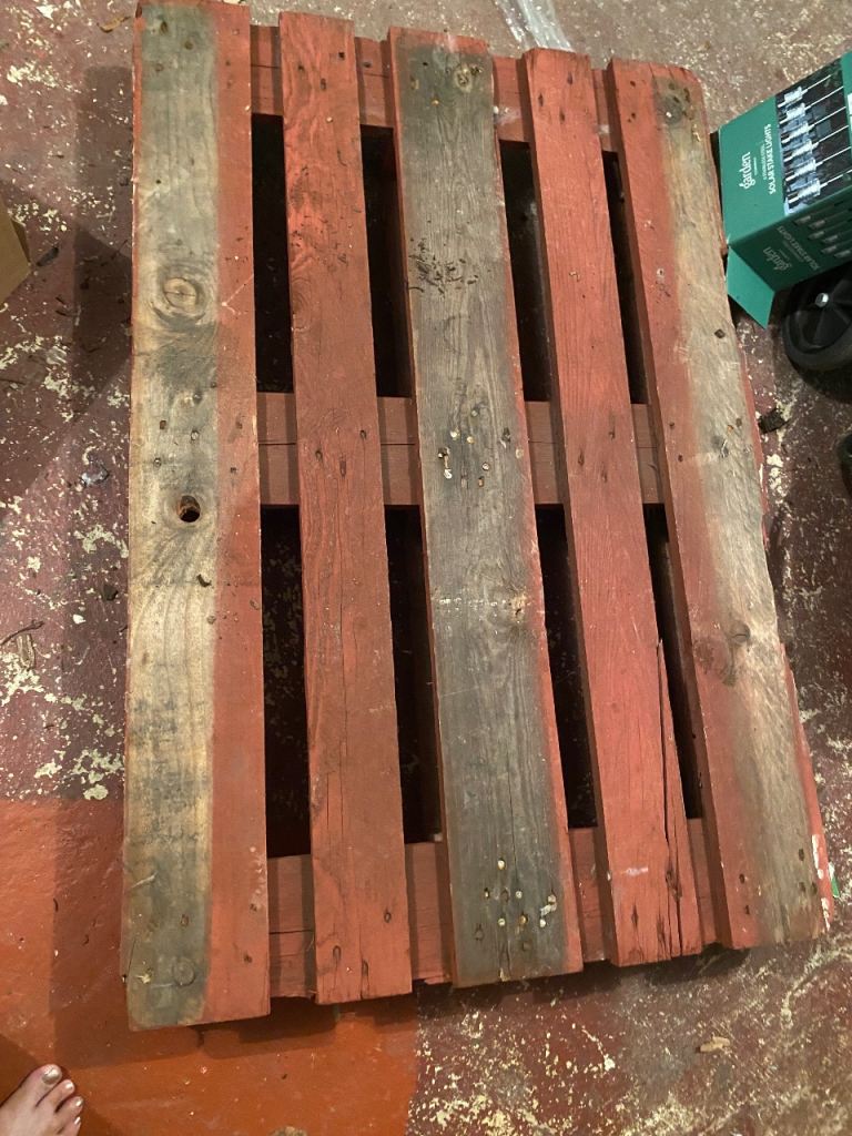 Heavy duty wooden pallet