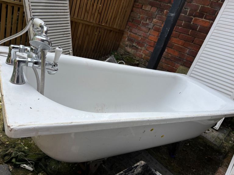 Cast iron bath tub for sale