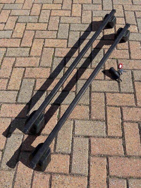 Genuine Volvo XC60 Lockable Roof Rack/Bars