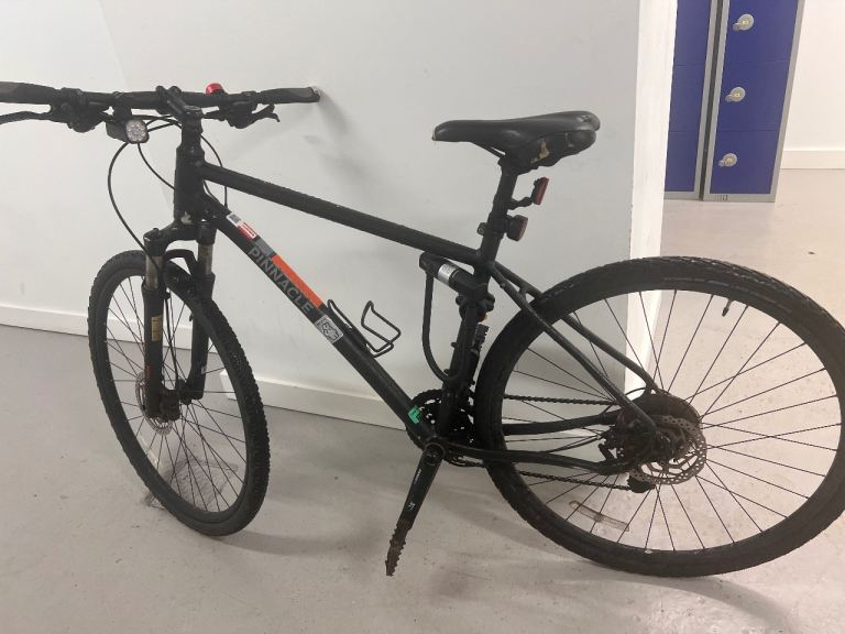 Pinnacle Hybrid Bike – Black, Good Condition