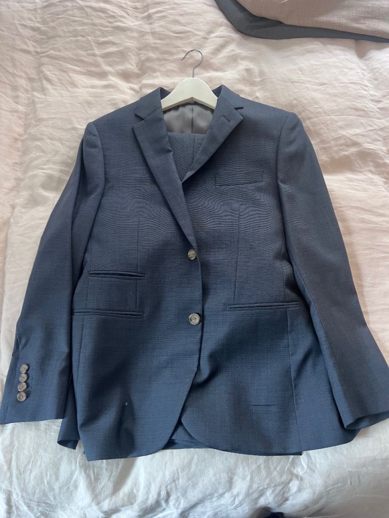 Men's Navy Blue Suit - Smart and Ready to Wear