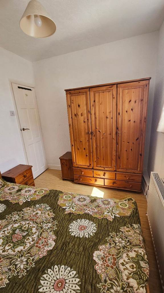 Private room for rent 