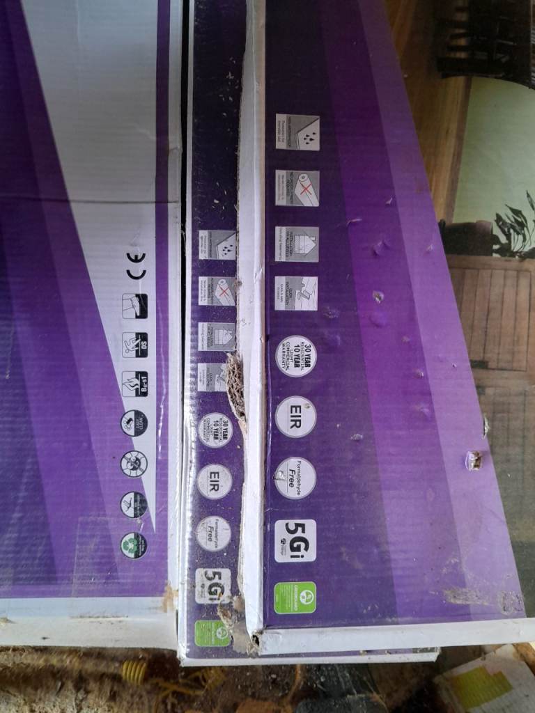 Laminate flooring vinyl light oak 2.5 boxes. 