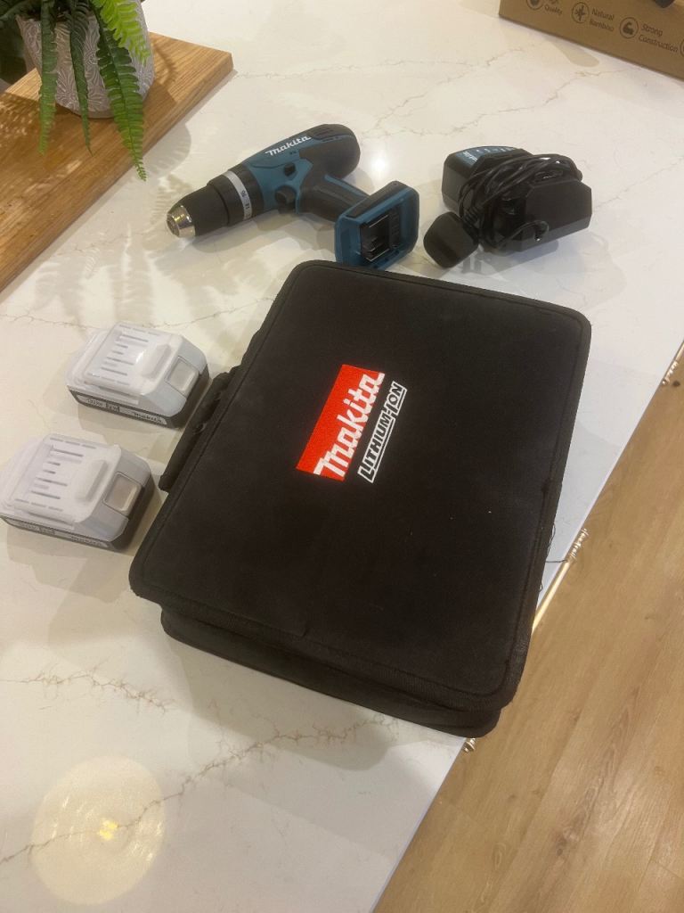 Makita 18V Combi Drill Kit (HP457D) – 2 Batteries + Charger And Case