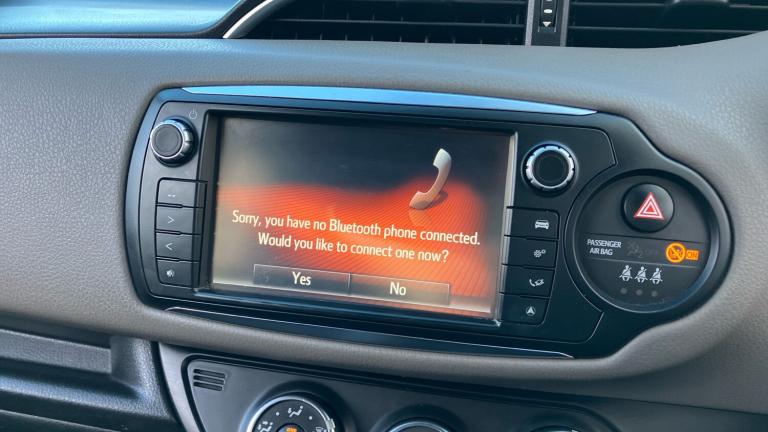 2017 Toyota Yaris 1.33 VVT-i Design 5dr Petrol Hatchback Hatchback Petrol Manual