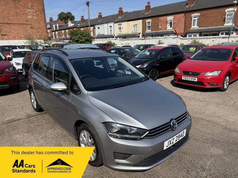 VOLKSWAGEN GOLF SV 1.6 TDI BlueMotion Tech SE 2016