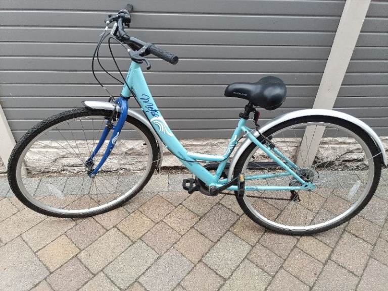 Ladies Bike excellent condition used only a couple of times