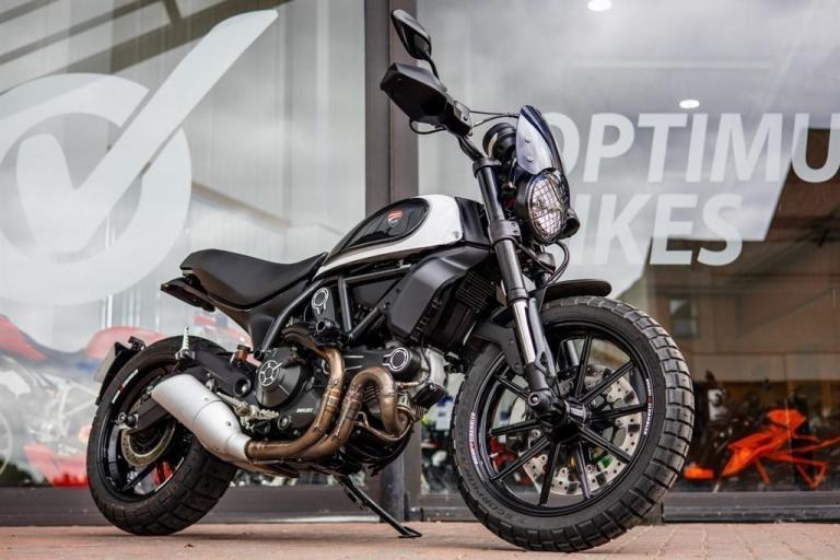 Ducati Scrambler 800 ICON ! LOVELY SPEC ! LOW MILES ! STUNNING