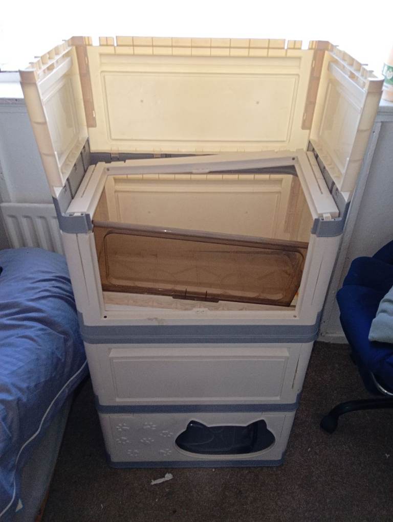 Pet house and food storage