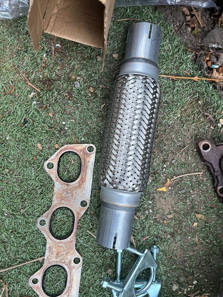 Universal Exhaust Flexi Pipe & Gaskets – Good Condition