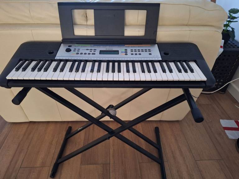 Yamaha PSR-E253 YPT-255 Digital Keyboard with Stand