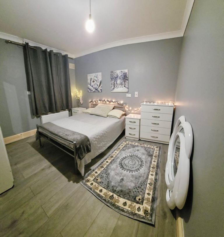 Rent Large Double Room - Grove Green Road, London E11 4AQ