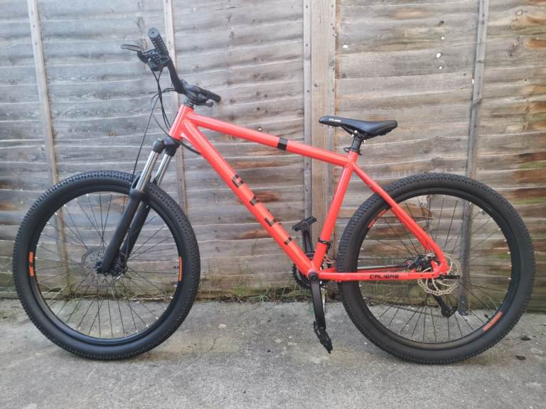 CALIBRE LEAD MOUNTAIN BIKE 27.5"WHEELS LIKE NEW 