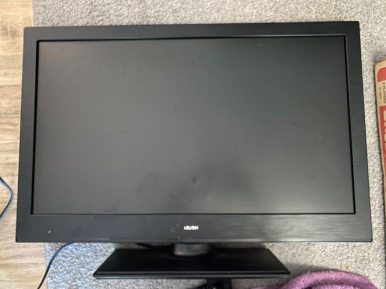 Bush 22 inch TV with Built-in DVD Player – Good Condition