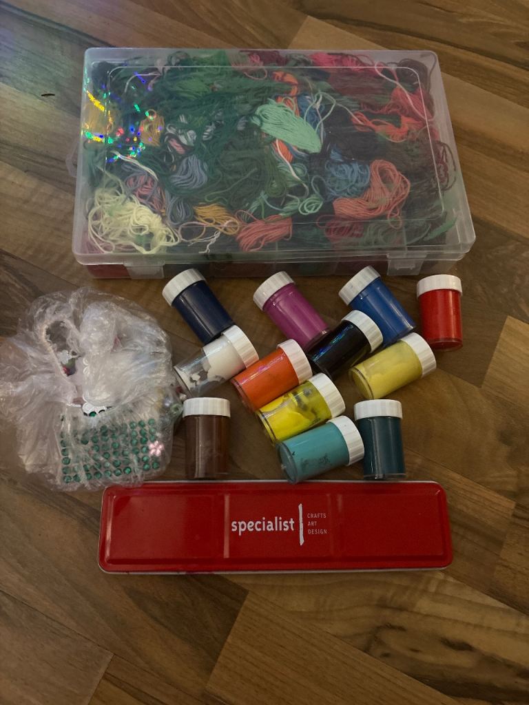 Bundle of arts and crafts items - wool, paints, beads