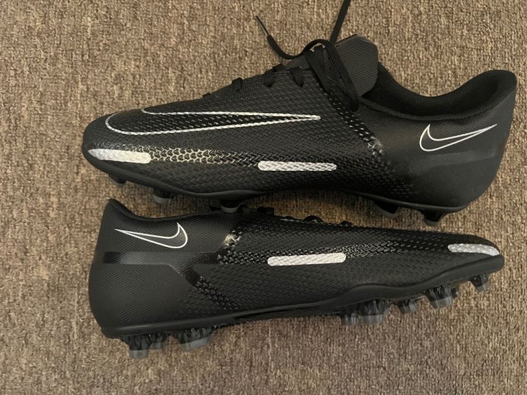 Nike phantom football boots size 8.5
