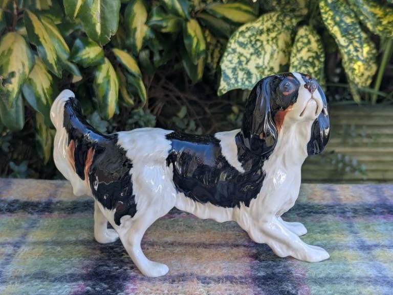 Royal Doulton porcelain figurine of a Cavalier King Charles Spaniel