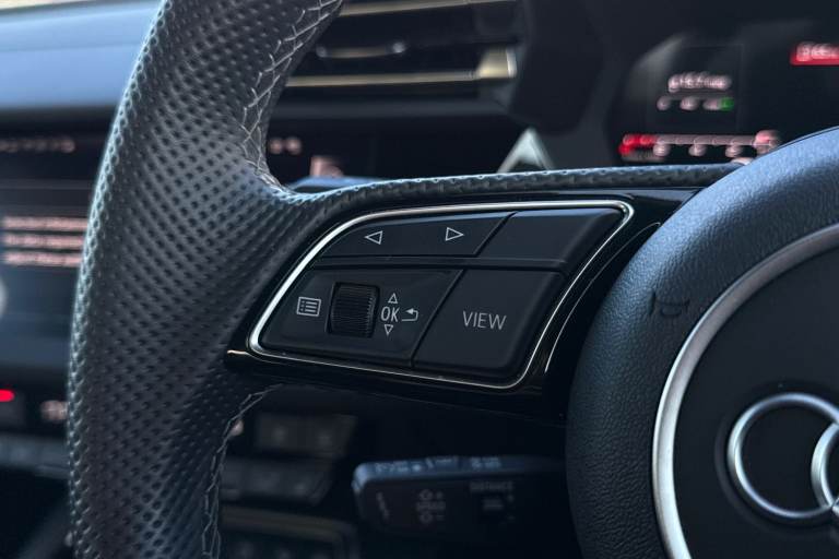 2025 Audi A3 Black Edition 35 TFSI  150 PS S tronic SUV PETROL Automatic