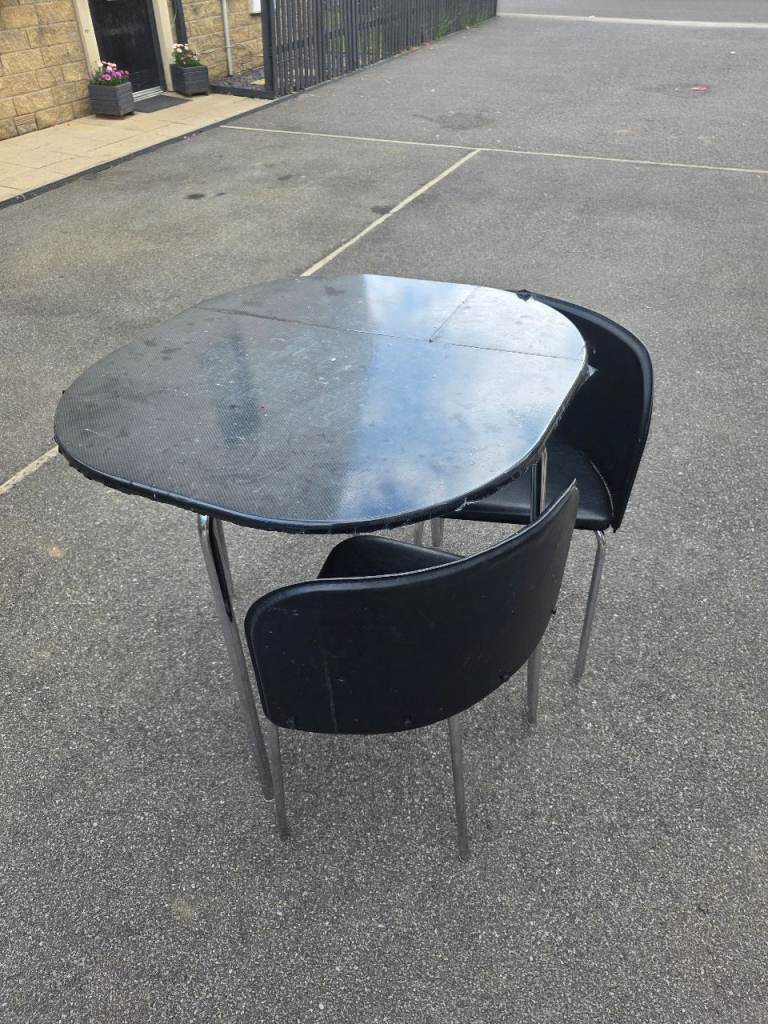 Free free free 3 chair 33.5in table free free