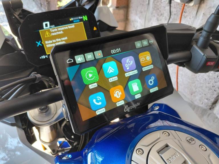 Carpuride W702BS for BMW bikes-   Carplay, Android Auto, Bluetooth, IP67, great condition 