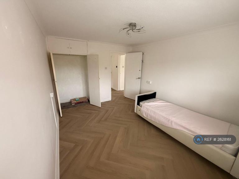 2 bedroom flat in Highbrook Close, Brighton, BN2 (2 bed) (#2628161)