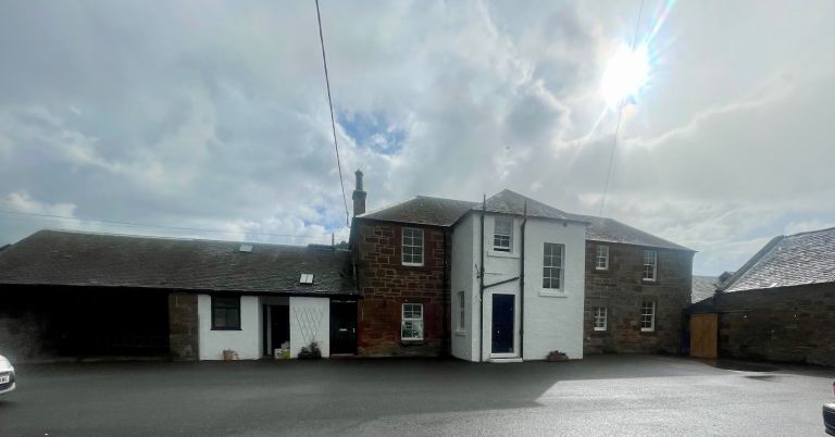 Spacious 4 bedroom farmhouse