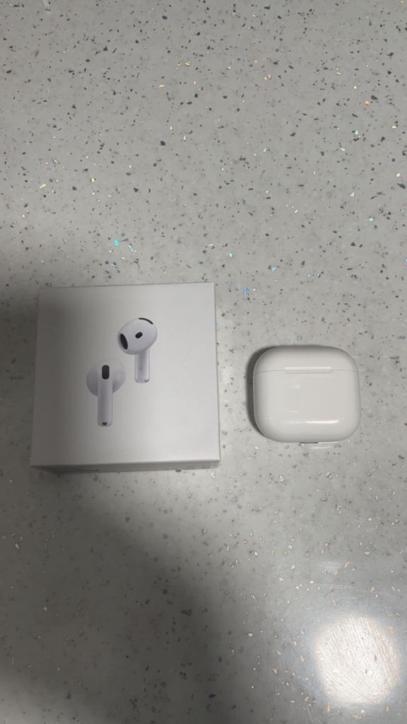 Apple Airpods 4th gen