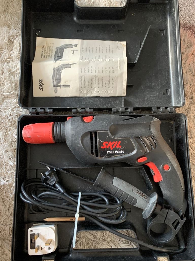 Skil 750W Hammer Drill
