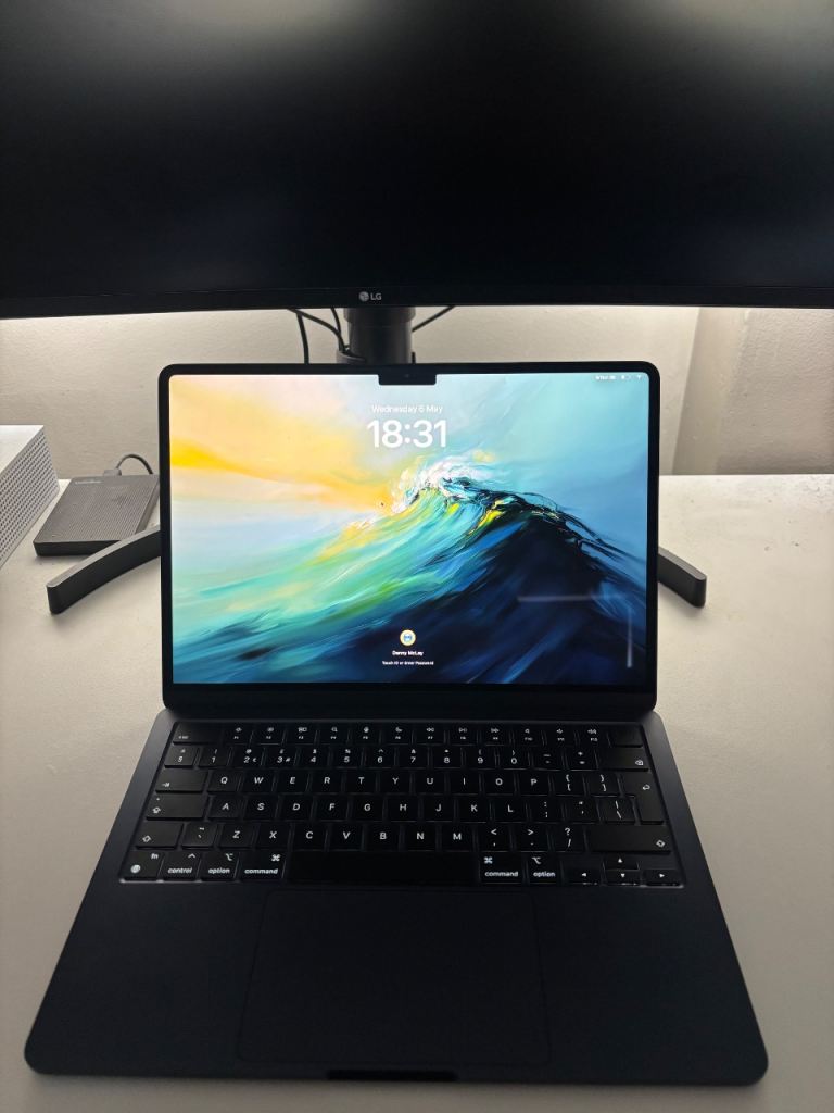 Apple MacBook Air M3 (2024) 100% Battery Capacity- 13.6-inch, 8GB RAM