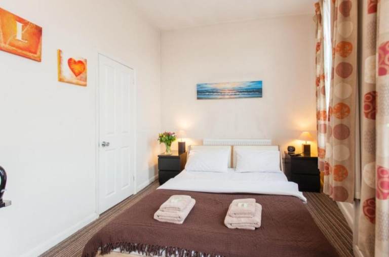 STUDIO IN PLUMSTEAD ( DSS WELCOME)