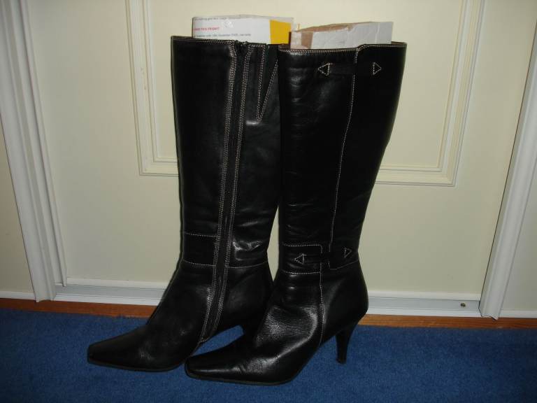 Black Leather Knee-High Boots with Heels 