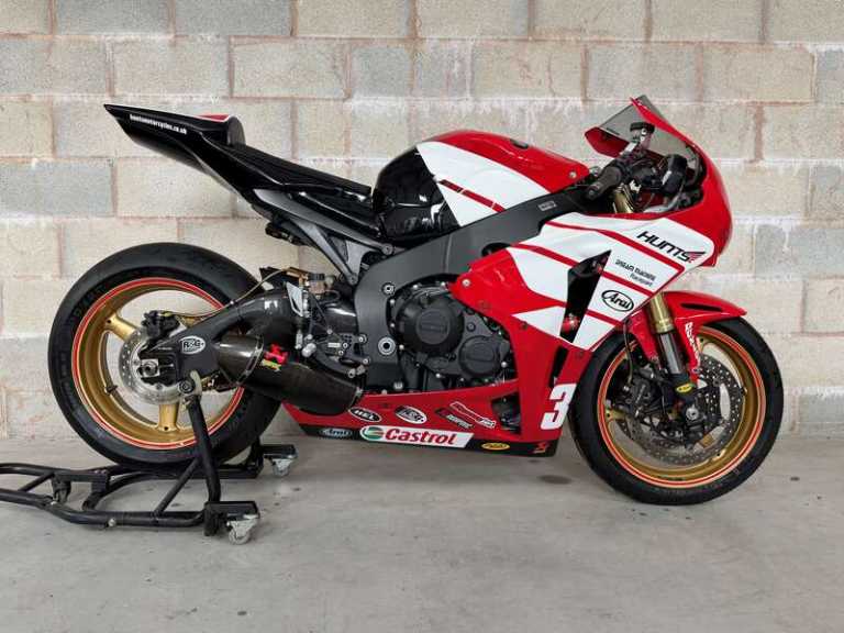  Honda CBR1000RR FIREBLADE SUPERSTOCK RACE BIKE Manual