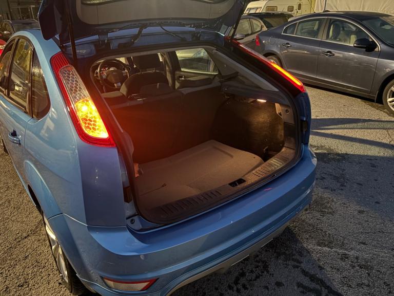 2010 Ford Focus 1.6 Zetec S 5dr - Long Mot -  HATCHBACK Petrol Manual