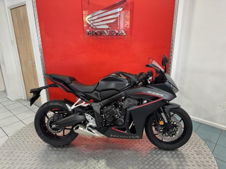 Brand new Honda CBR650R E-Clutch