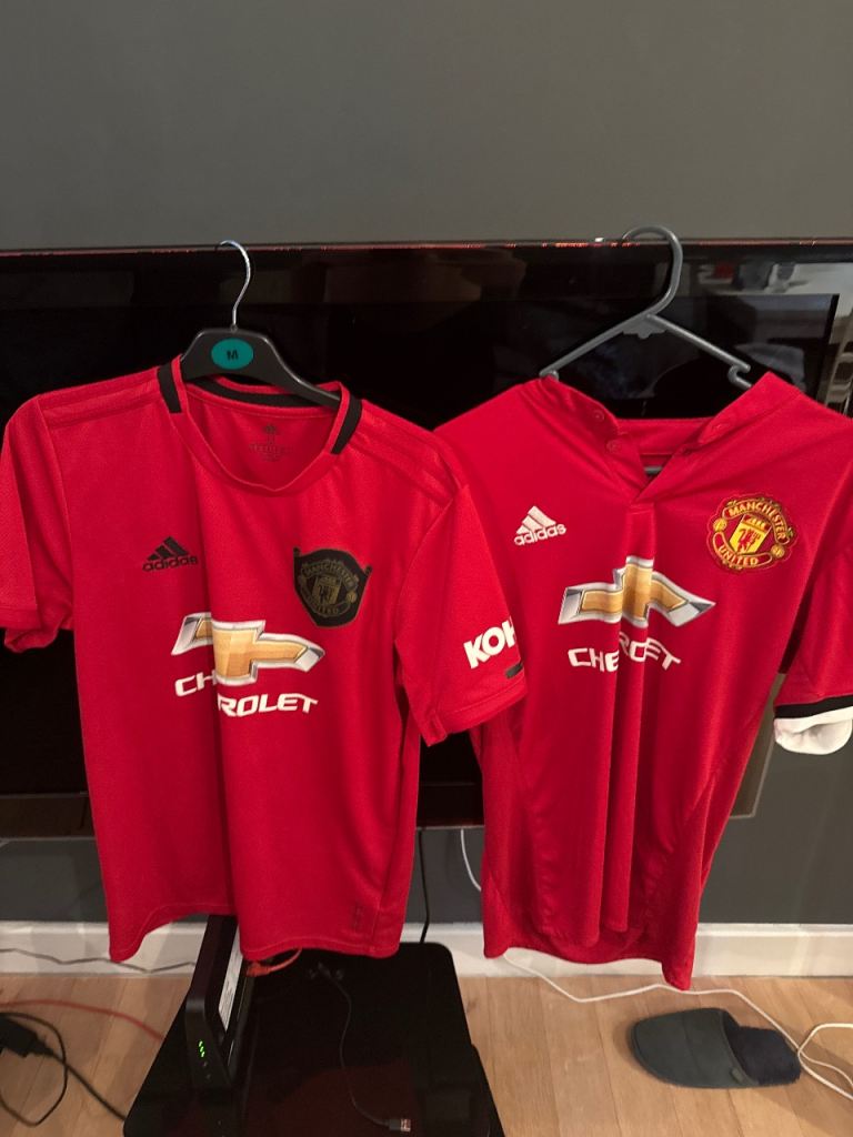 X2 Man Utd shirts MEDiUM