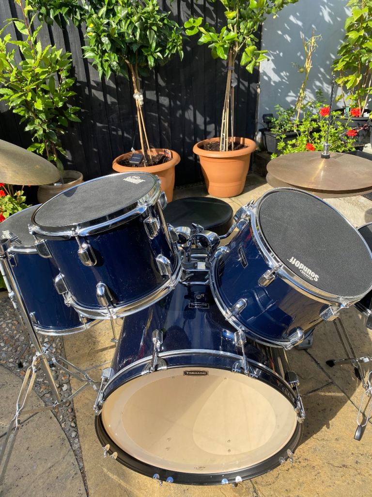 Tornado Drum Kit with Hardware and Cymbals – Good Condition