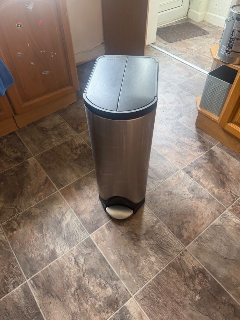 Peddle touch open bin