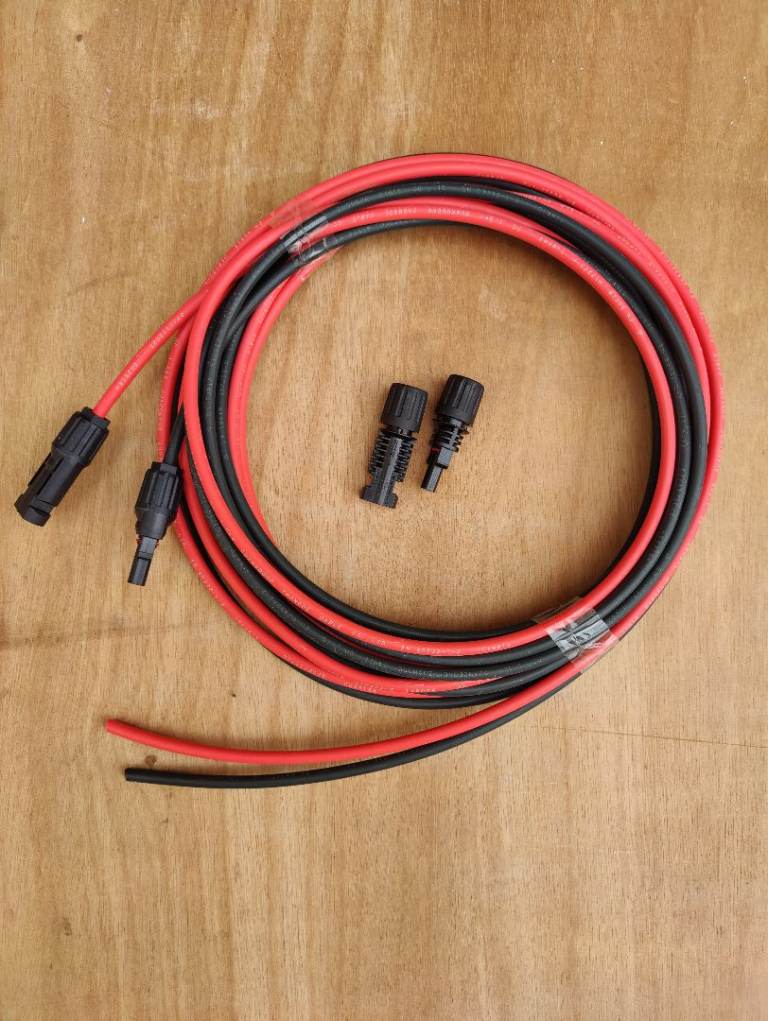 6 metres Solar panel cables with extra connectors 