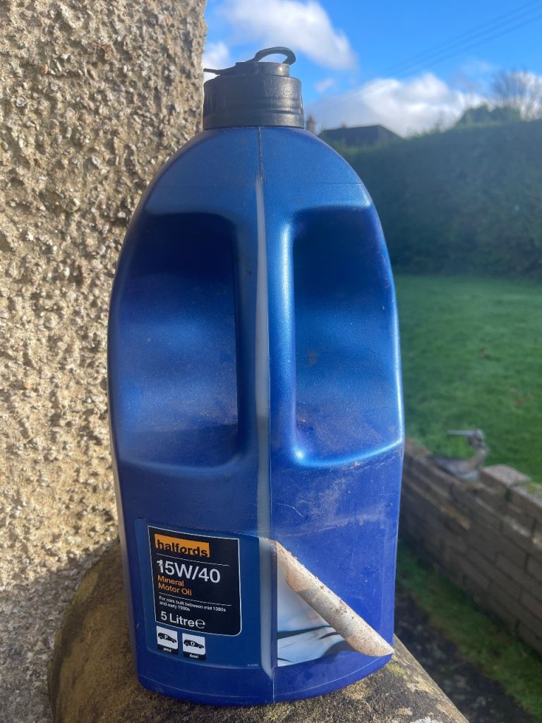 5l of 15w/40 Halfords Engine Oil - unopened 