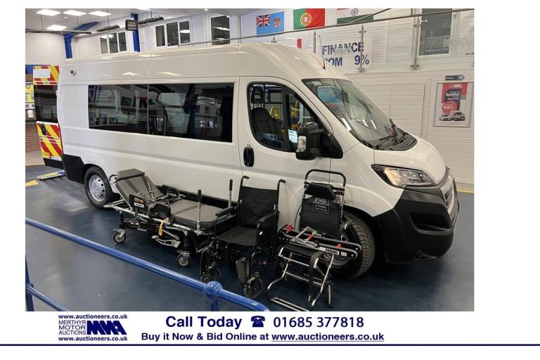 2019 Peugeot Boxer 435 L3H2 2.0 BLUE HDI 130PS LWB 5 SEAT DISABLED MINIBUS ------------------- Mi...