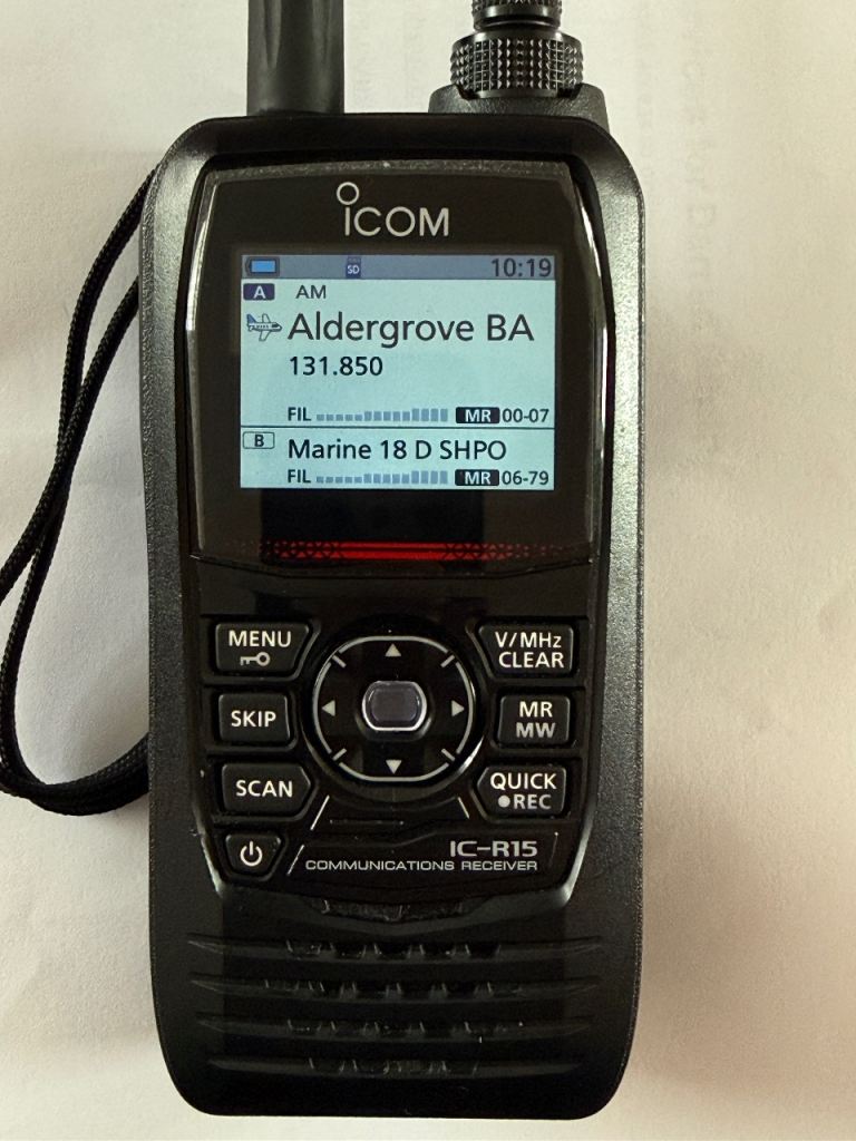 ICOM IC-R15 Scanner Airband/Marine Radio 