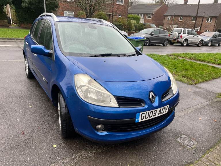 2009 Renault Clio Estate 1.5 dci - £35 a year road tax - 2 keys - 63mpg!