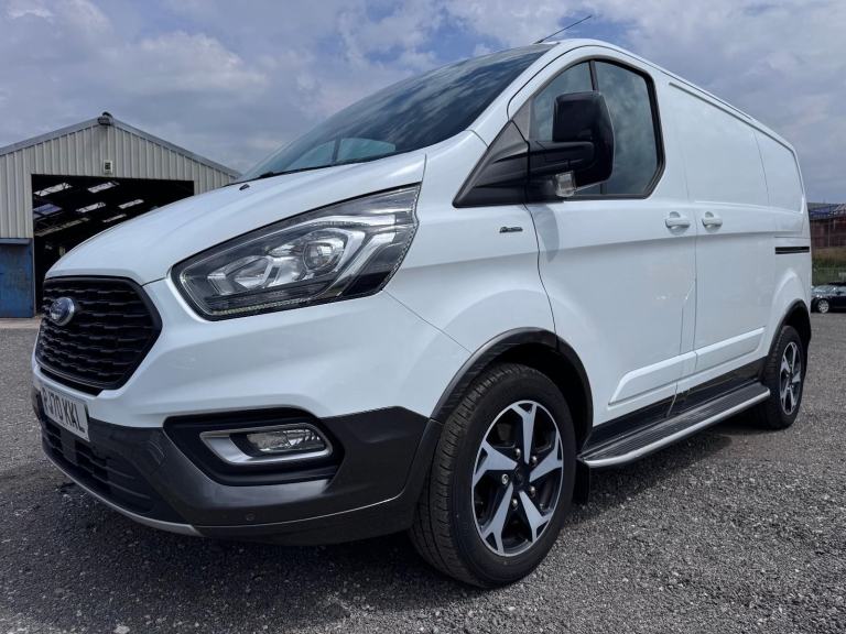2021 Ford Transit Custom Active. 1/2 Leather. 17" Alloys. Carplay. AC. Limited +